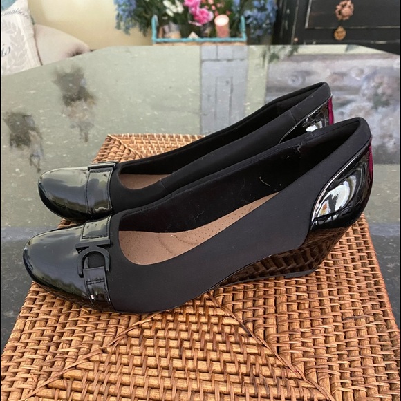 Clark’s Cushion 2” Wedge Patent Toe NEW